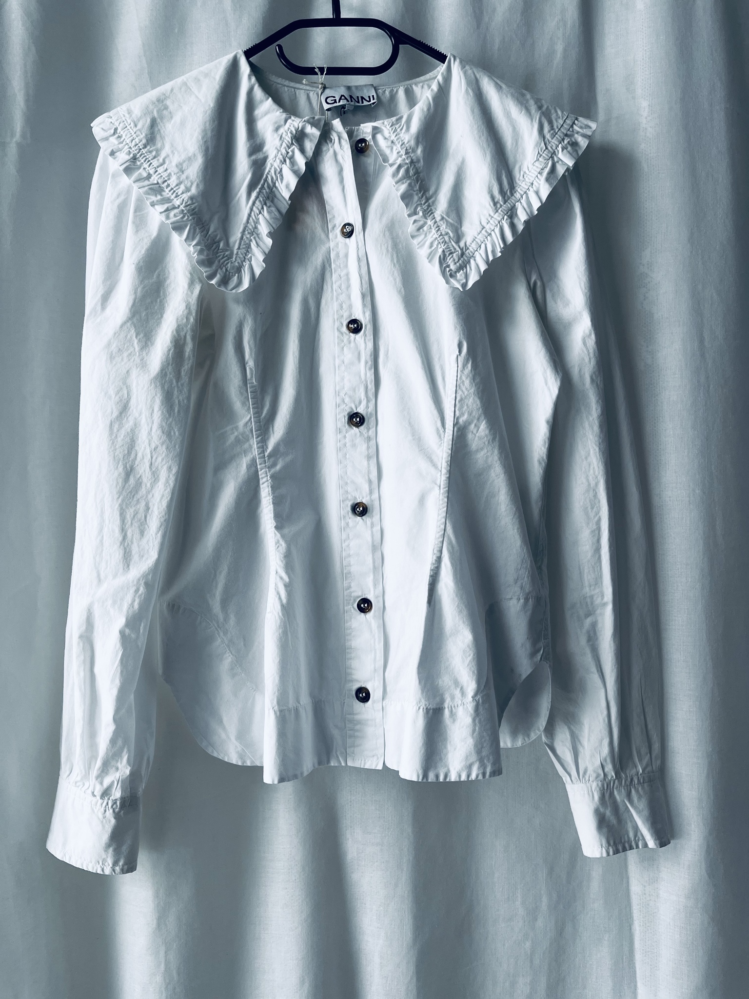 Ganni vit skjorta med krage