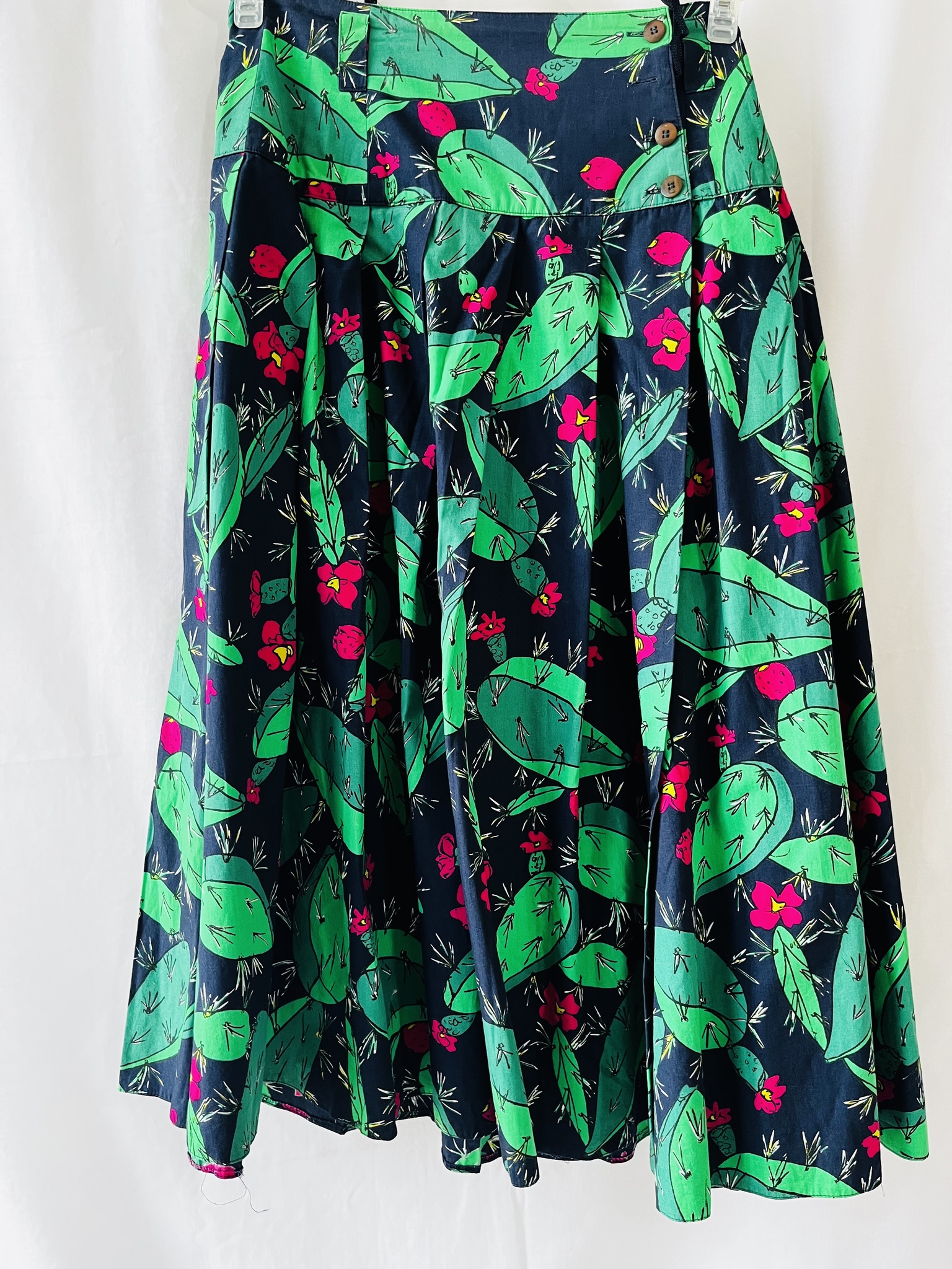 Vintage kjol med blommor och blad