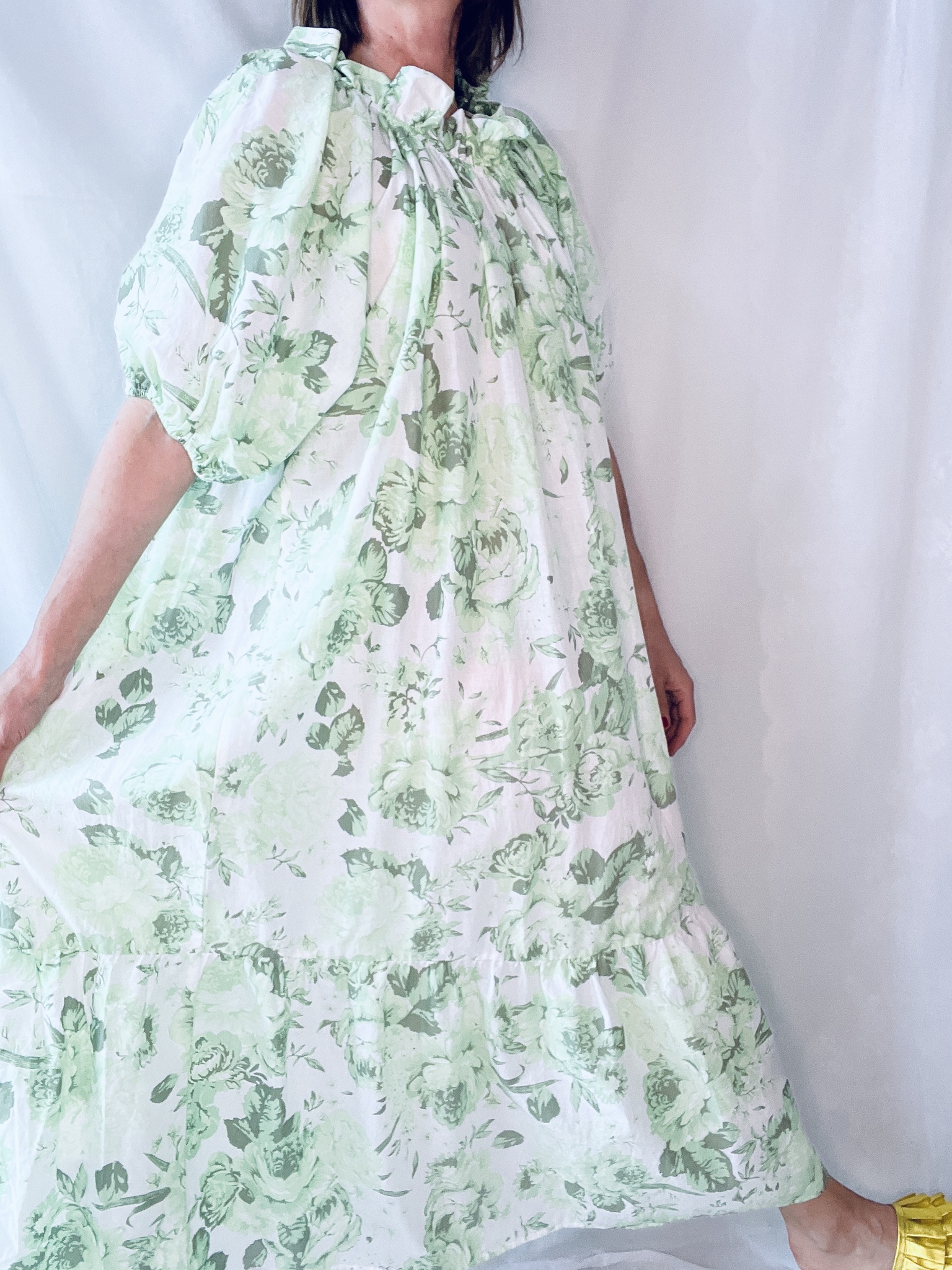 Grönblommig långklänning