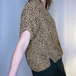 & Other Stories blus i leopard