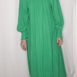 Grön klänning i viskos
