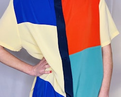 Mondrian-inspirerad blus