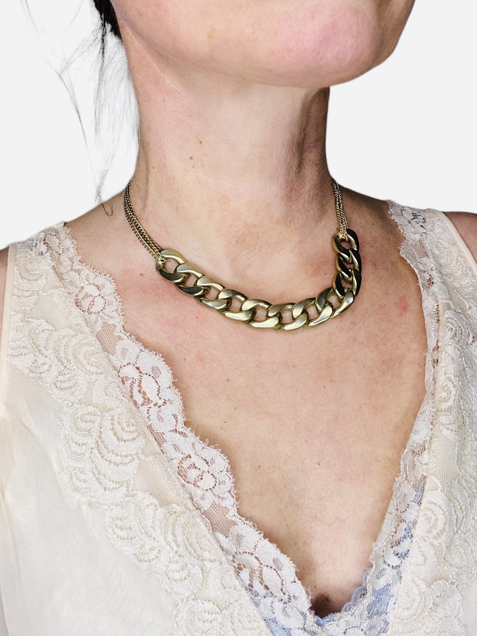 Halsband med två olika sorters länkar