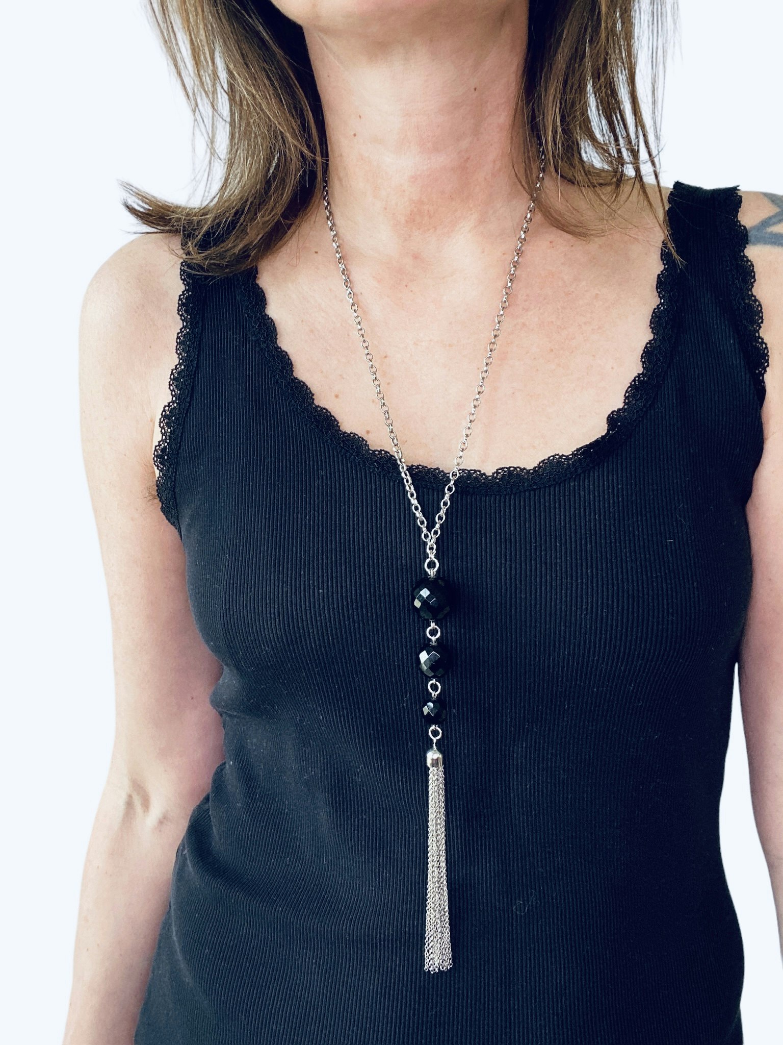 Halsband med tofs