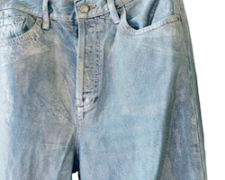 Jeans med metallic-yta