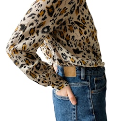 Sidenskjorta med leopardmönster