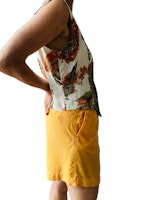 Brandgula shorts