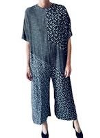 Vid jumpsuit i viskos