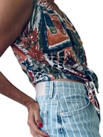 Vintage mönstrad topp med knyt