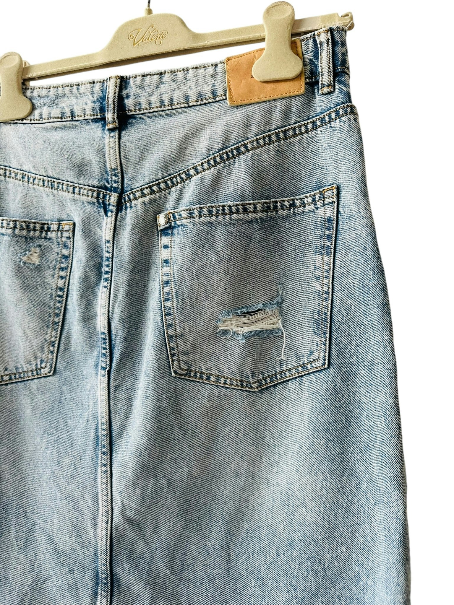 Lång jeanskjol i ljus denim