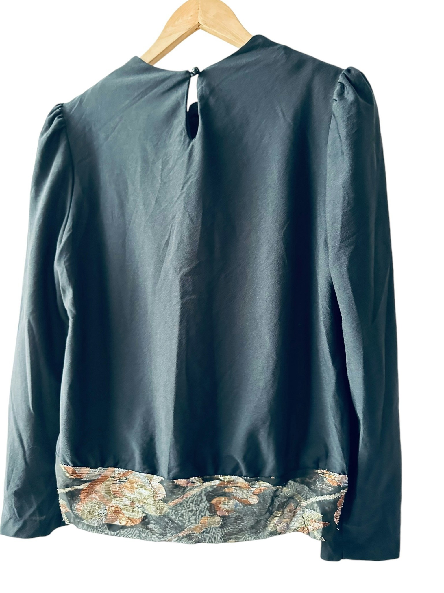 Vintage topp med metallicmönster