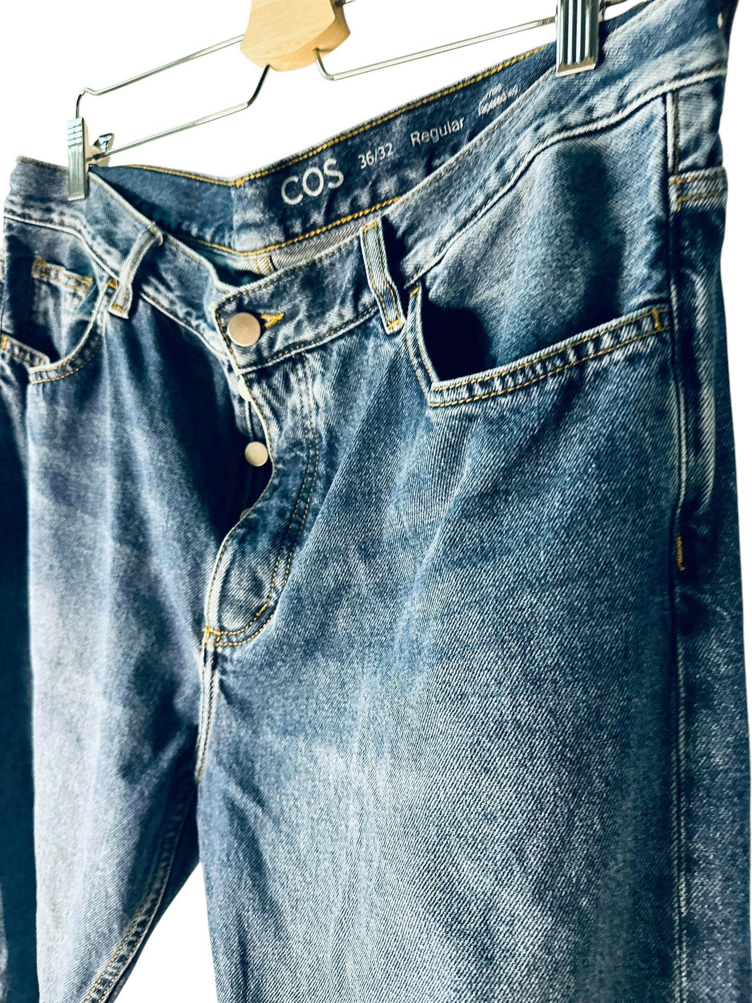 COS mellanblå jeans 36/32