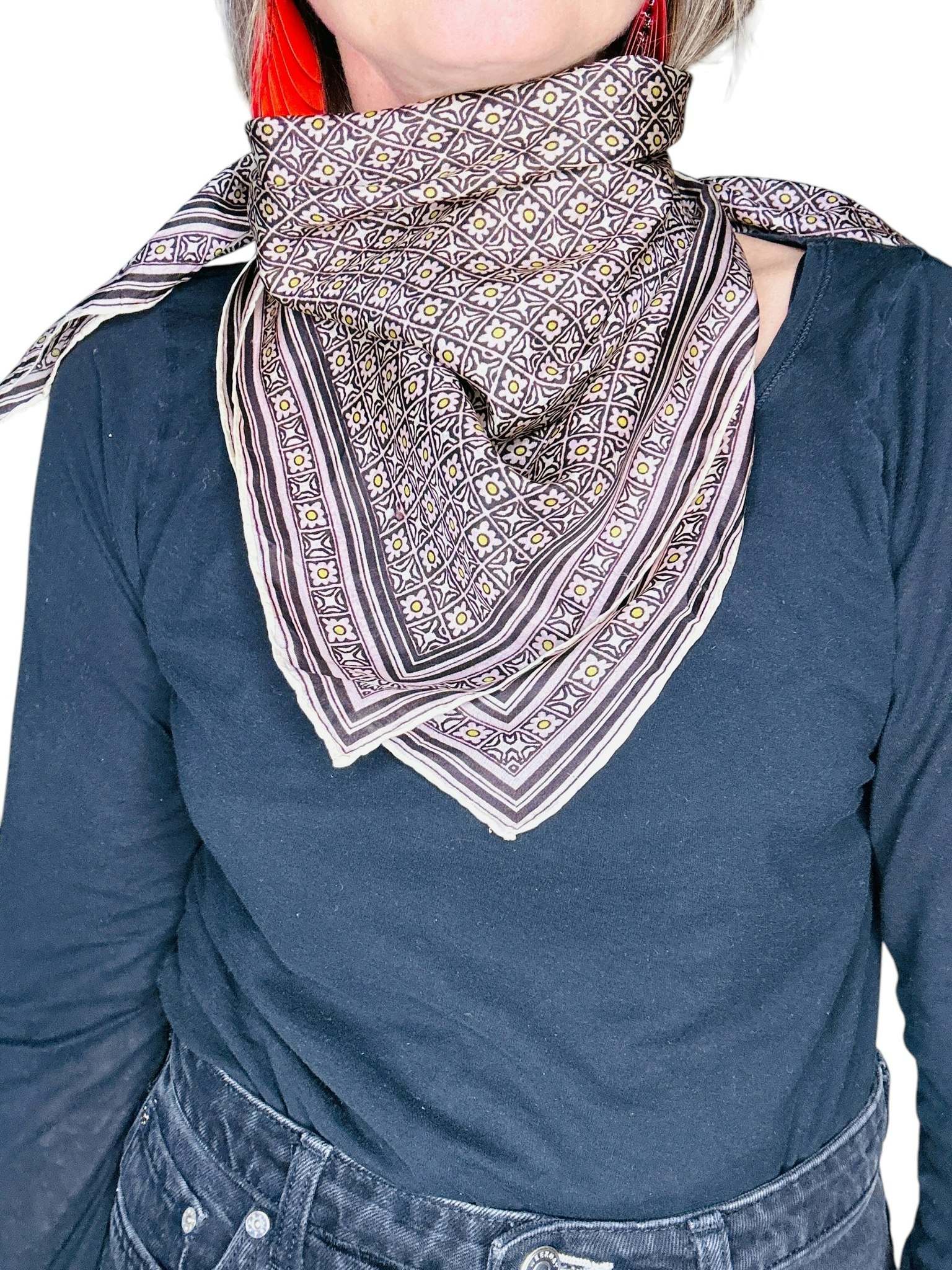 Vintage scarf med blommor i rutor