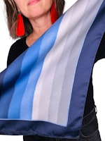Vintage sidenscarf i olika nyanser av blått