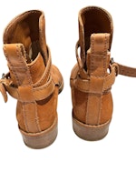 Acne bruna låga boots