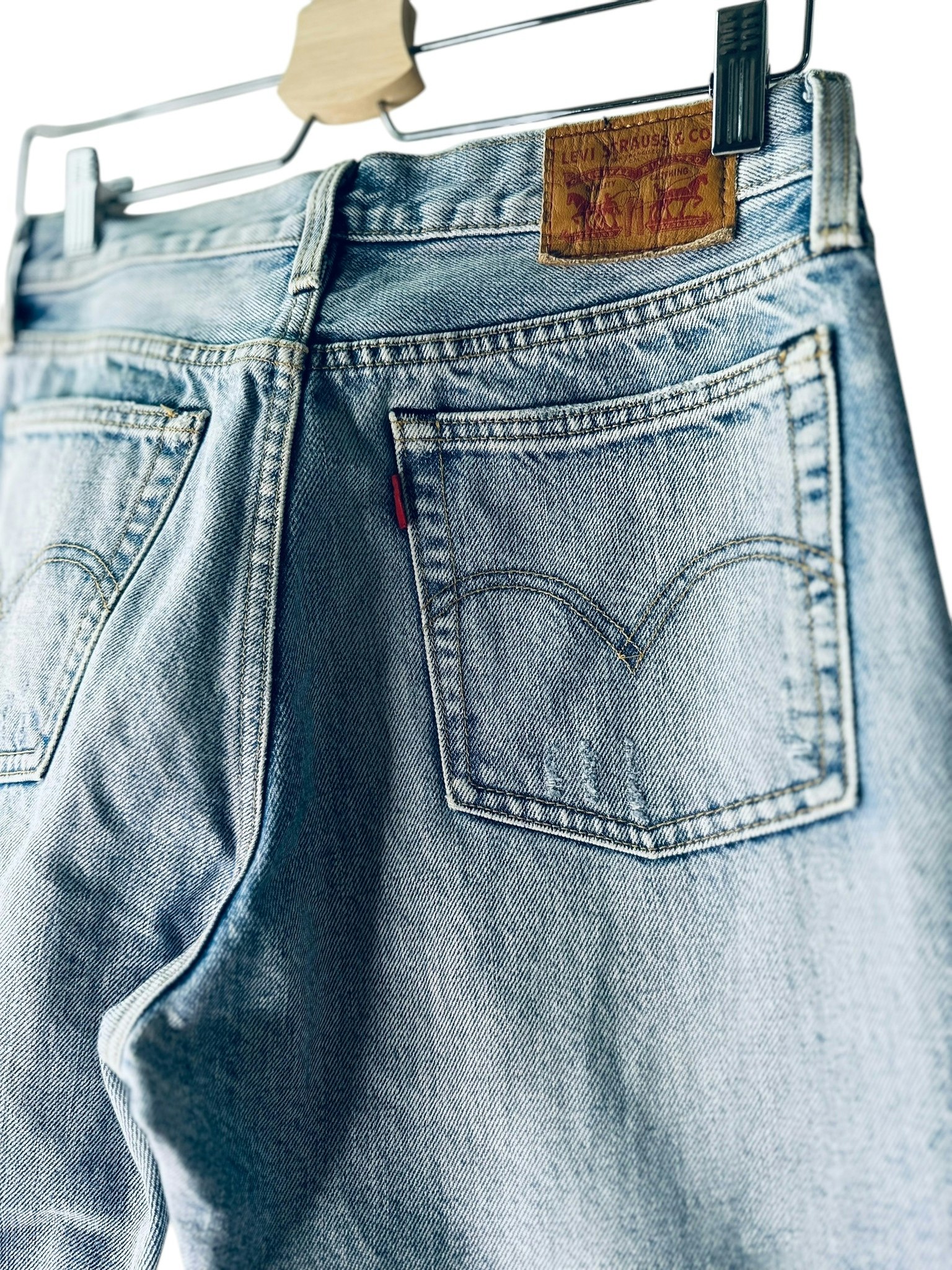 Levi's 28"