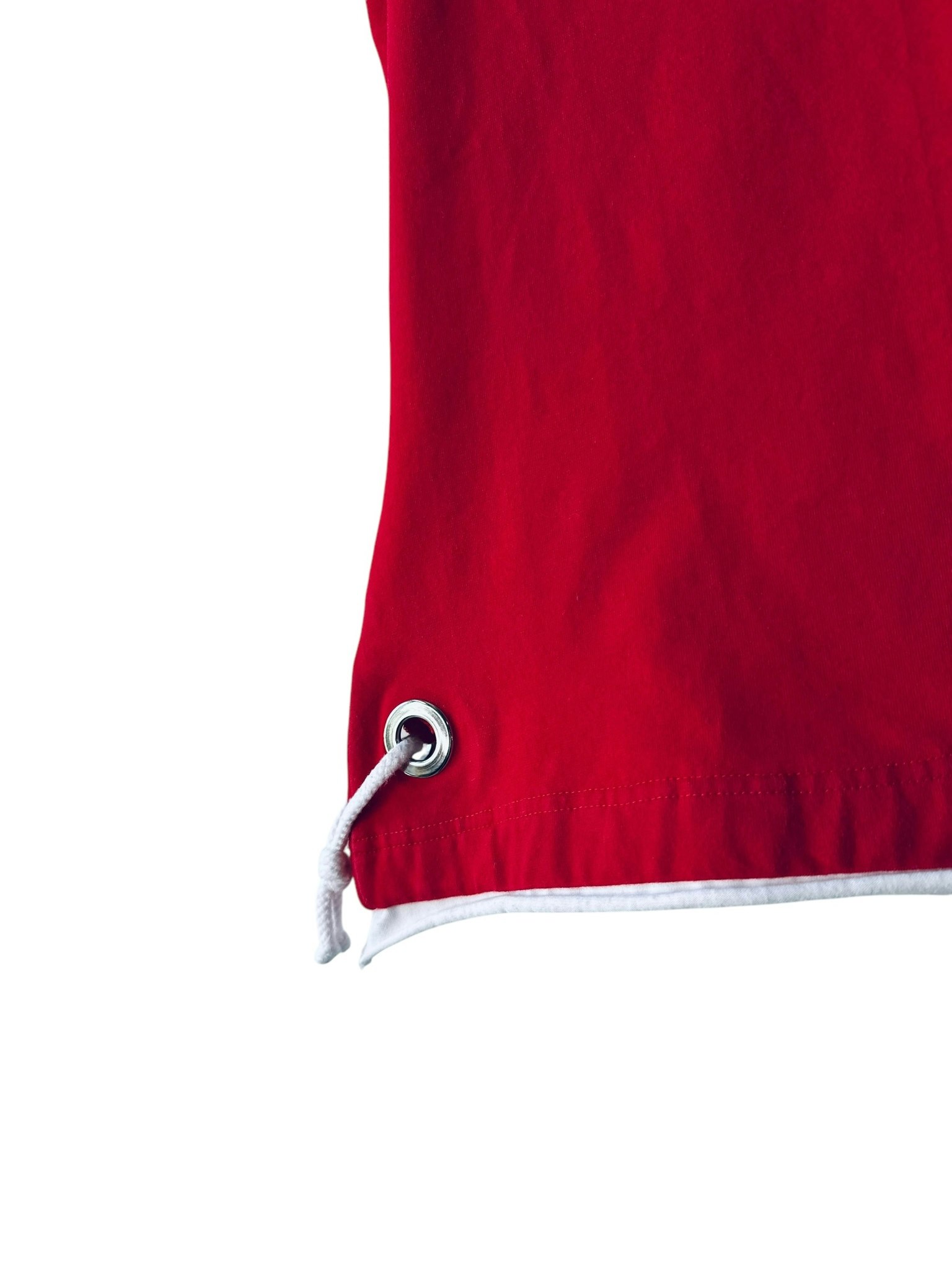 Vintage röd topp med repdetaljer