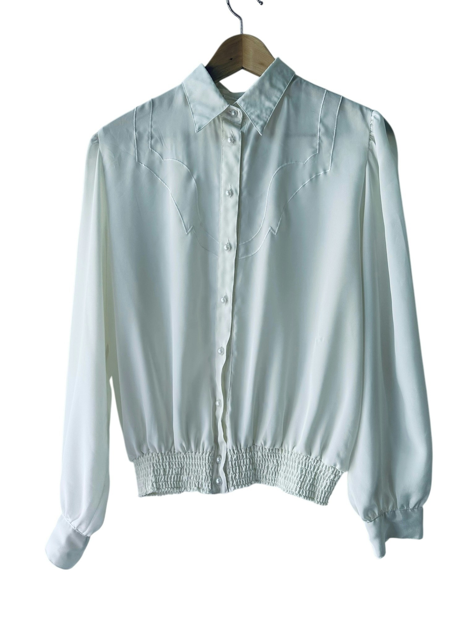 Vintage vit blus med westernkänsla