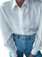 Vintage vit blus med westernkänsla