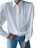 Vintage vit blus med westernkänsla