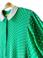 Vintage grön blus med vit krage