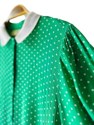 Vintage grön blus med vit krage