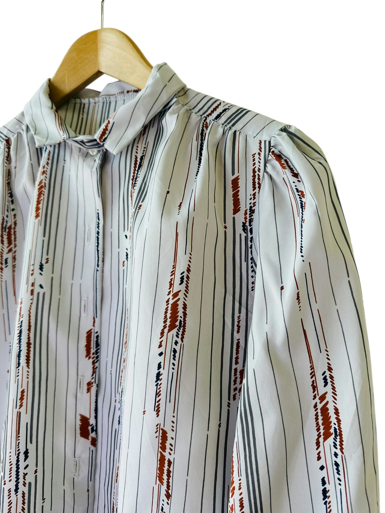 Vintage blus med kul kragdetalj