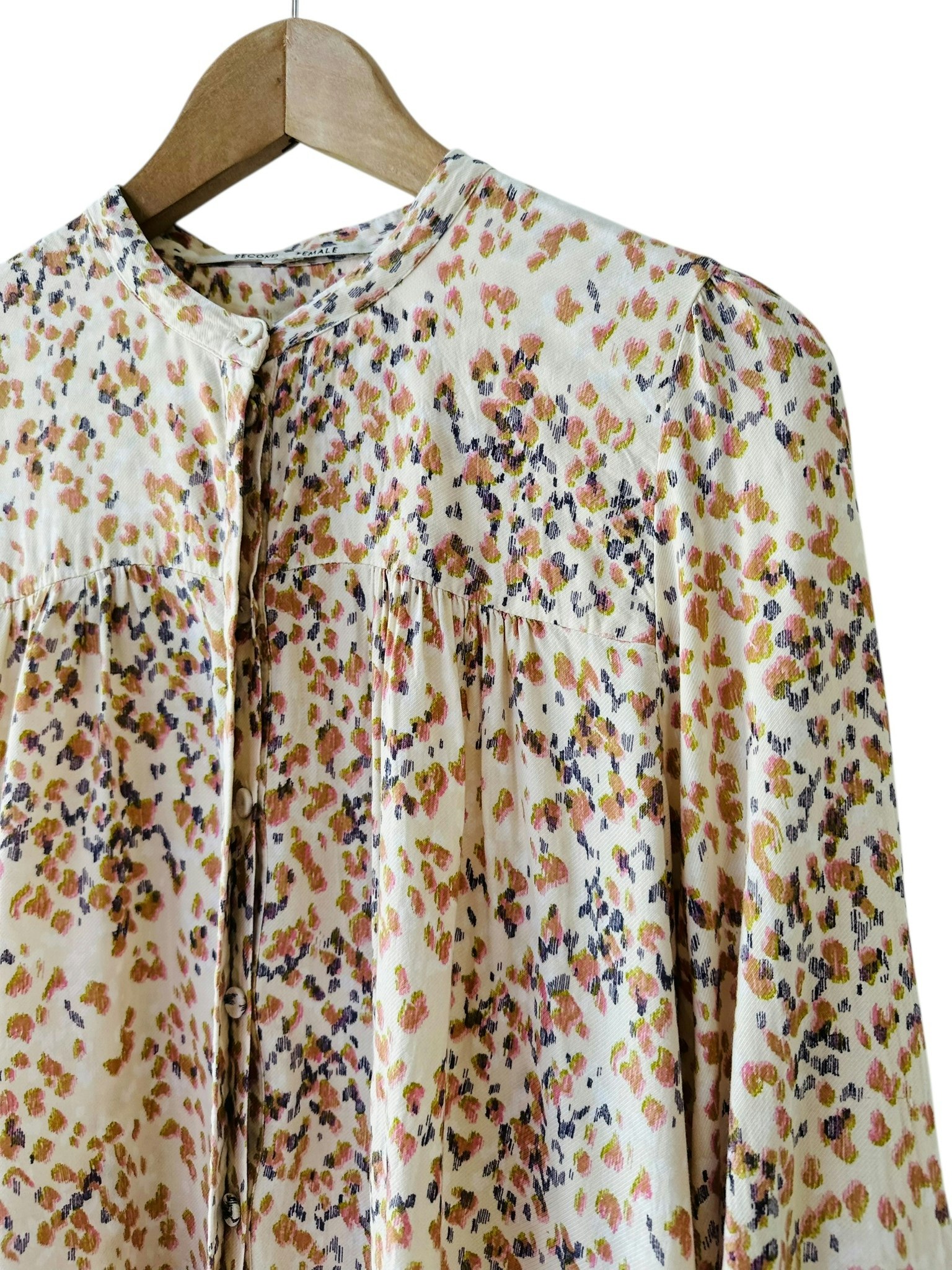 Second Female blus