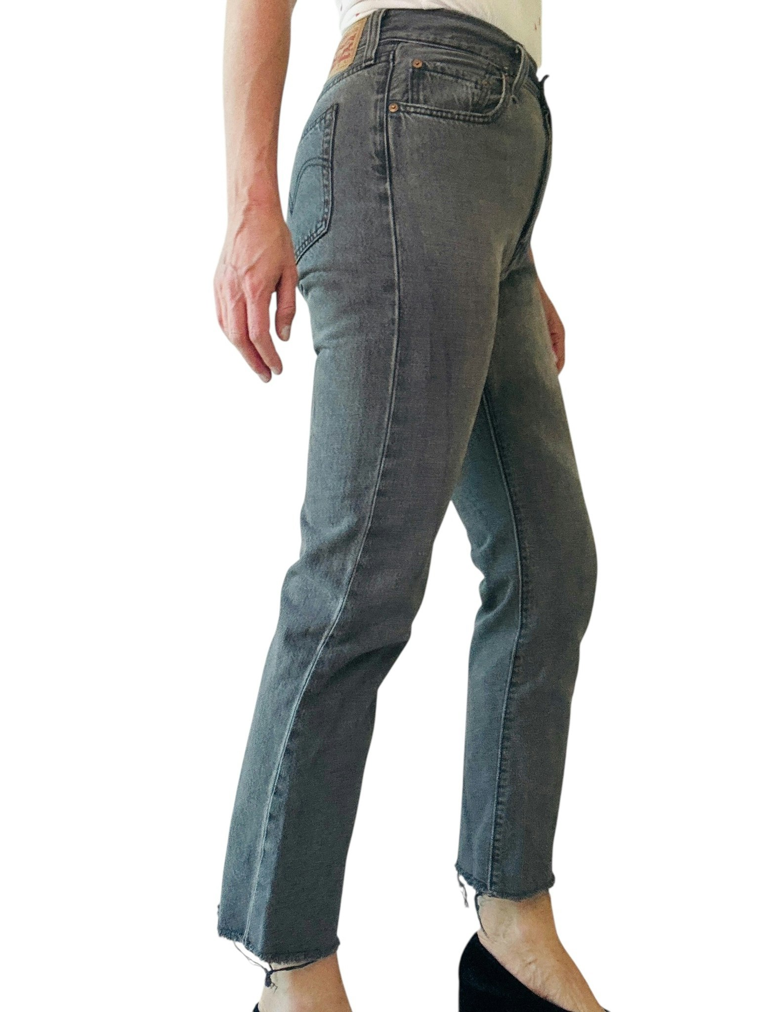 Levi’s 501 28/28 avklippta grå