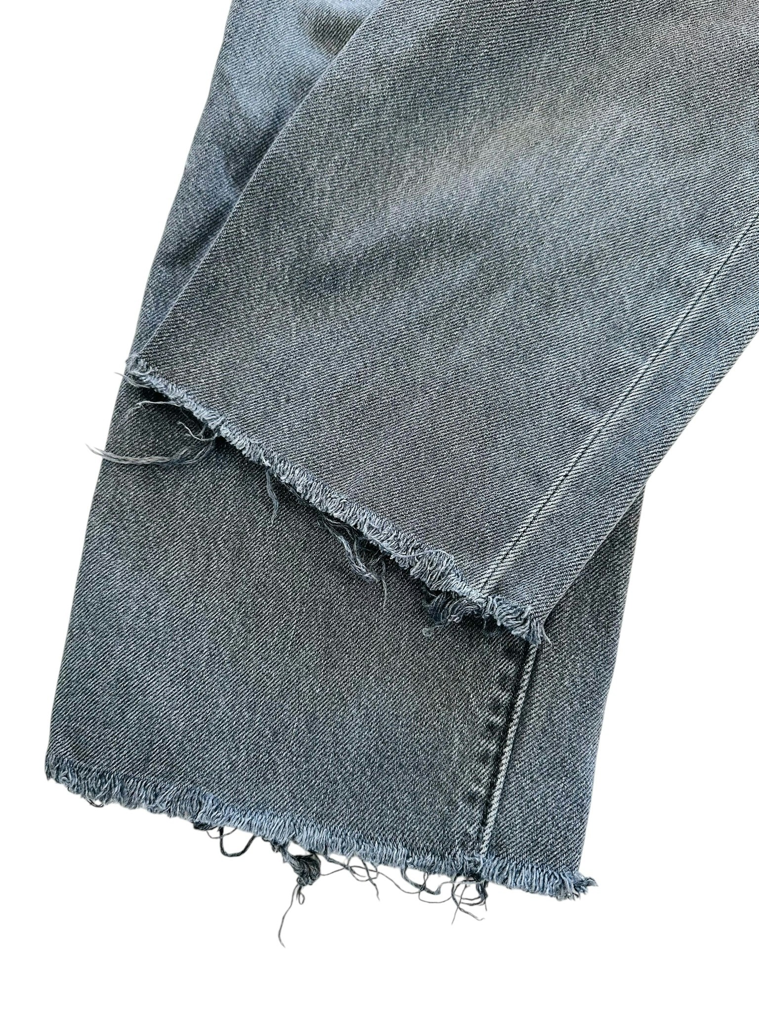 Levi’s 501 28/28 avklippta grå