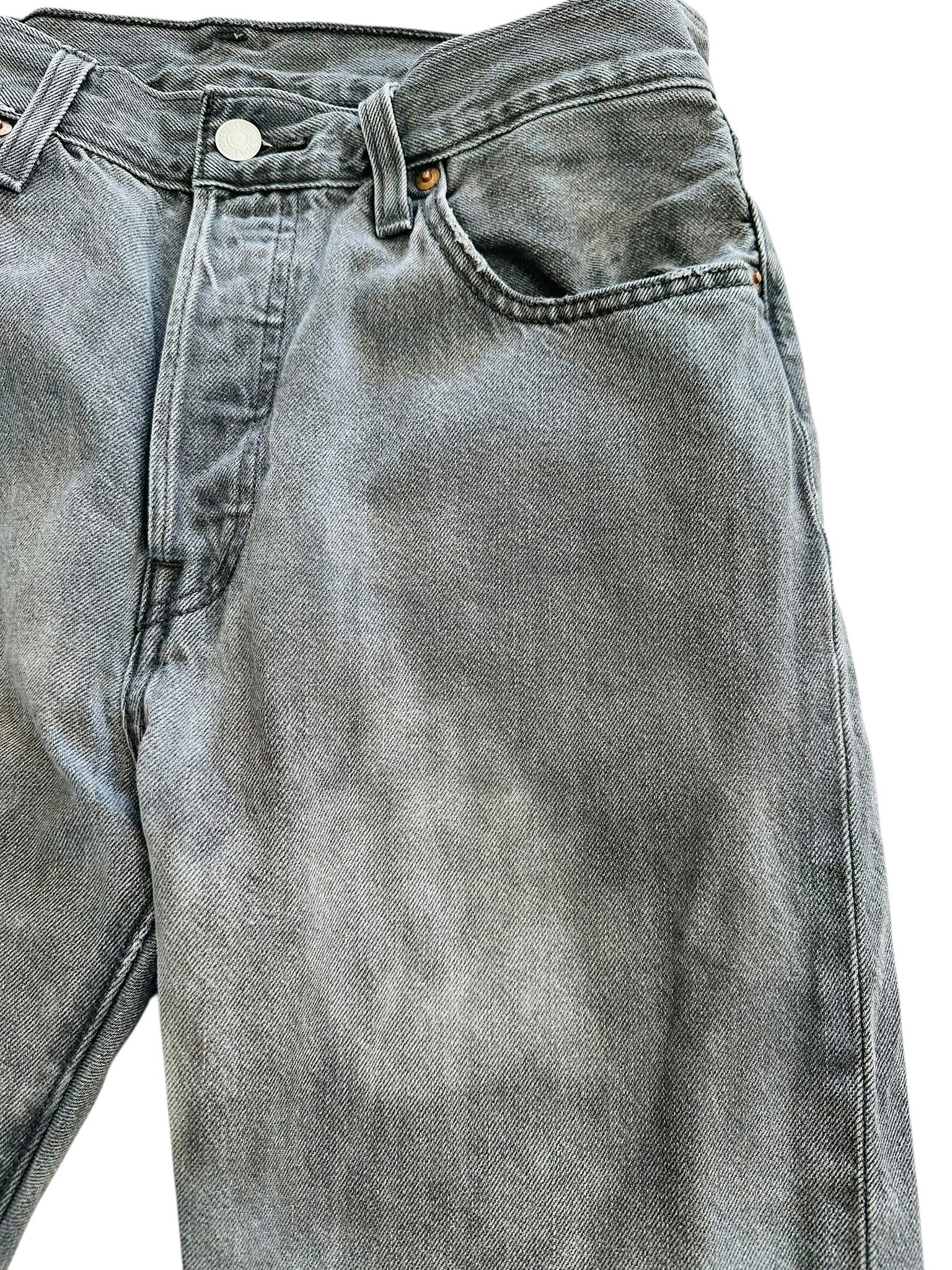 Levi’s 501 28/28 avklippta grå