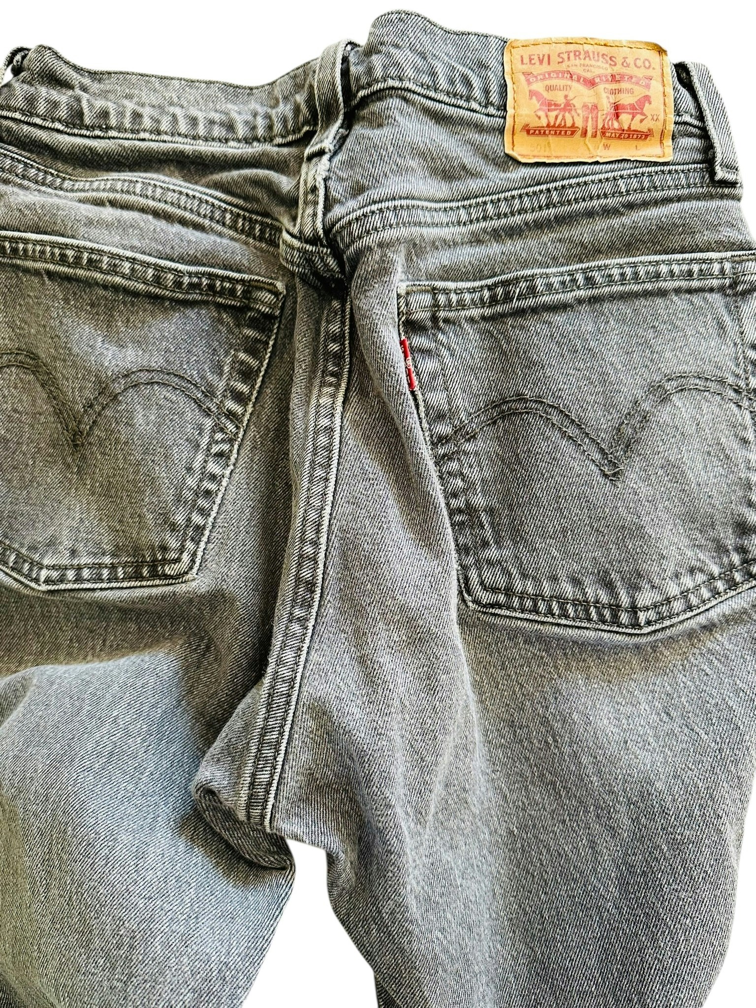 Levi’s 501 26/28 grå avklippta ben