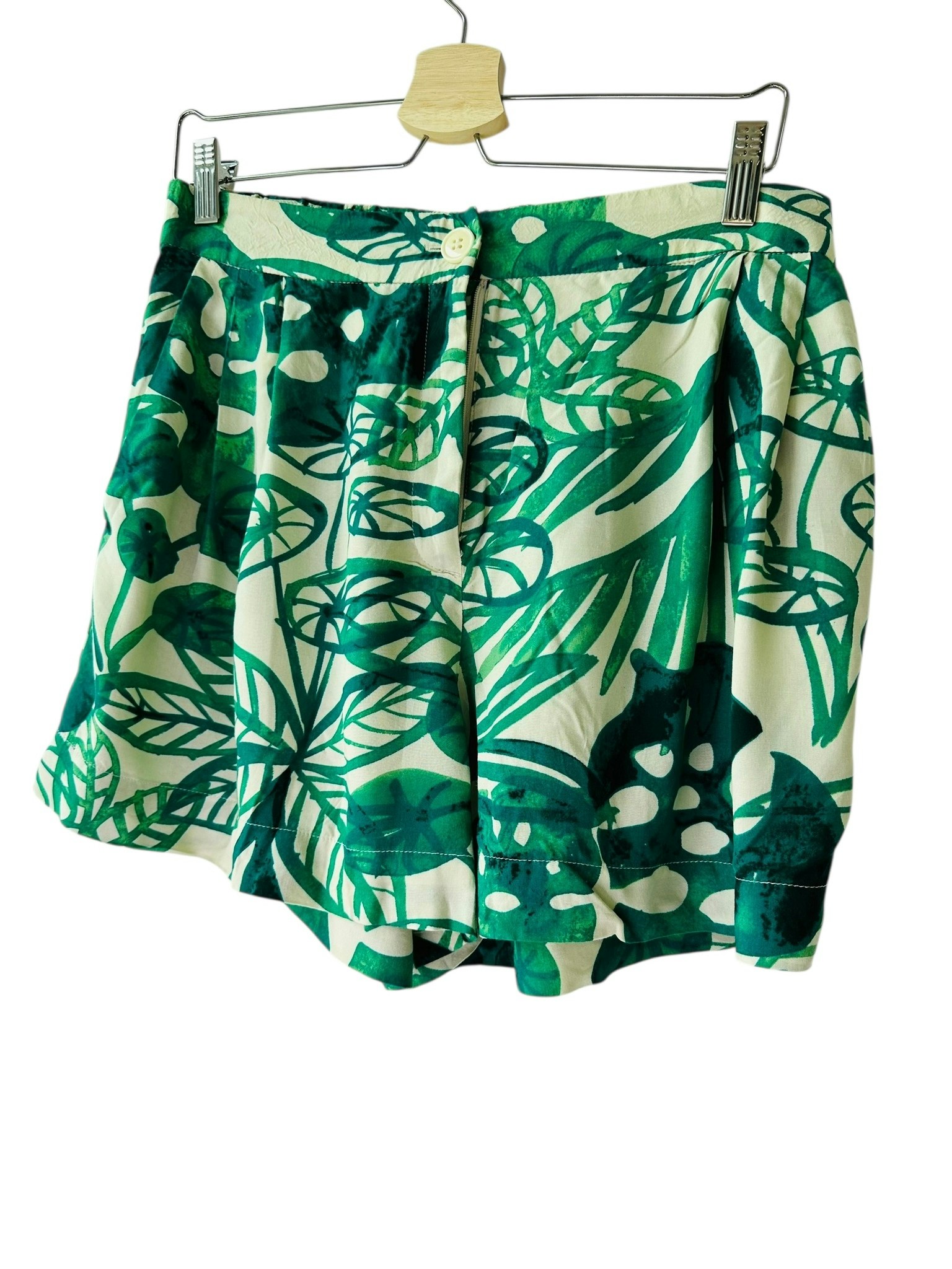Grönmönstrade shorts