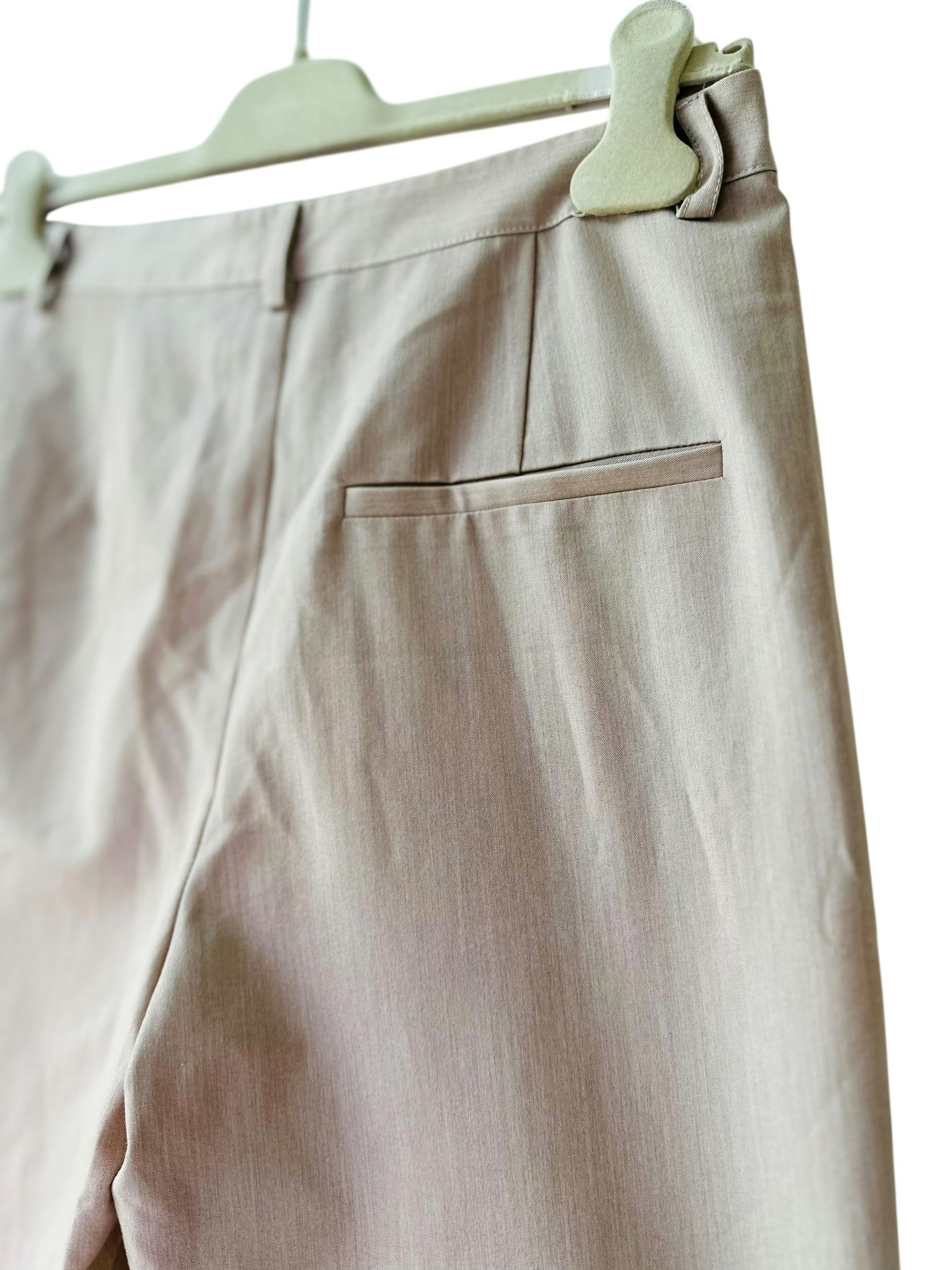 Långa dressade shorts
