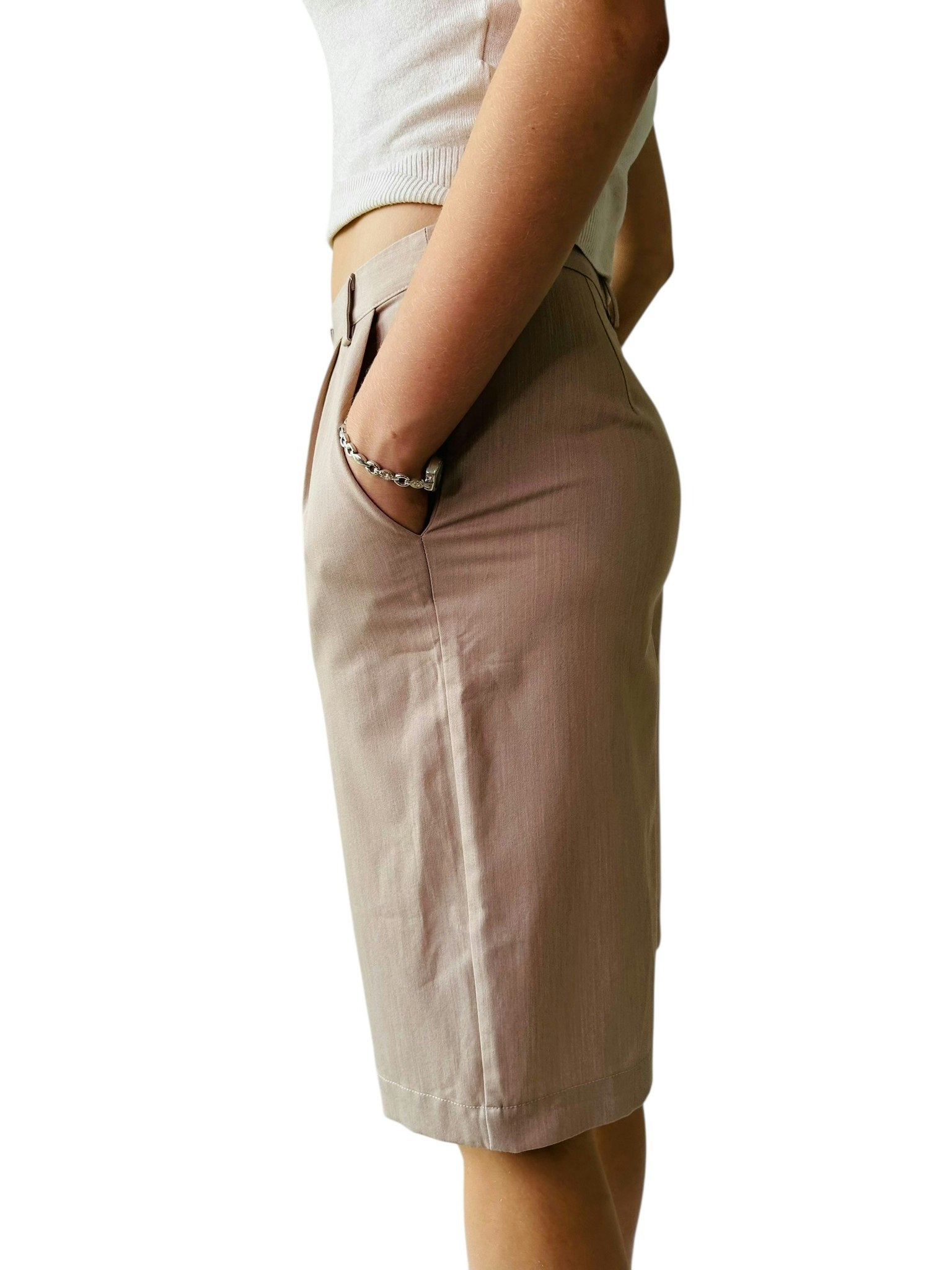 Långa dressade shorts