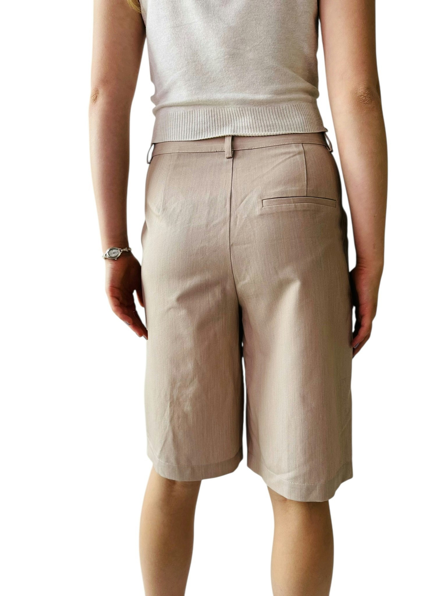Långa dressade shorts