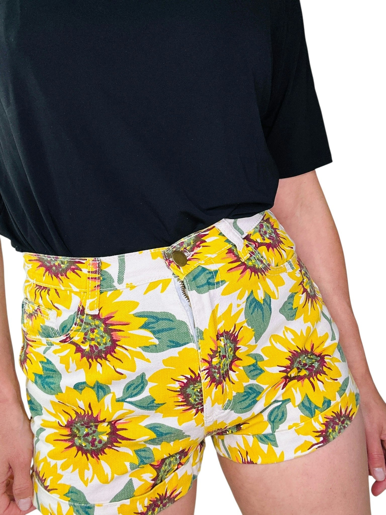 Jeansshorts med solrosor
