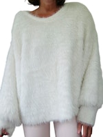 CW fluffig vit tröja