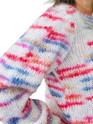 Handstickad fluffig tröja