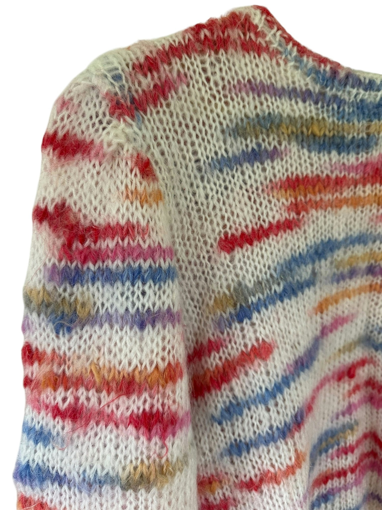 Handstickad fluffig tröja
