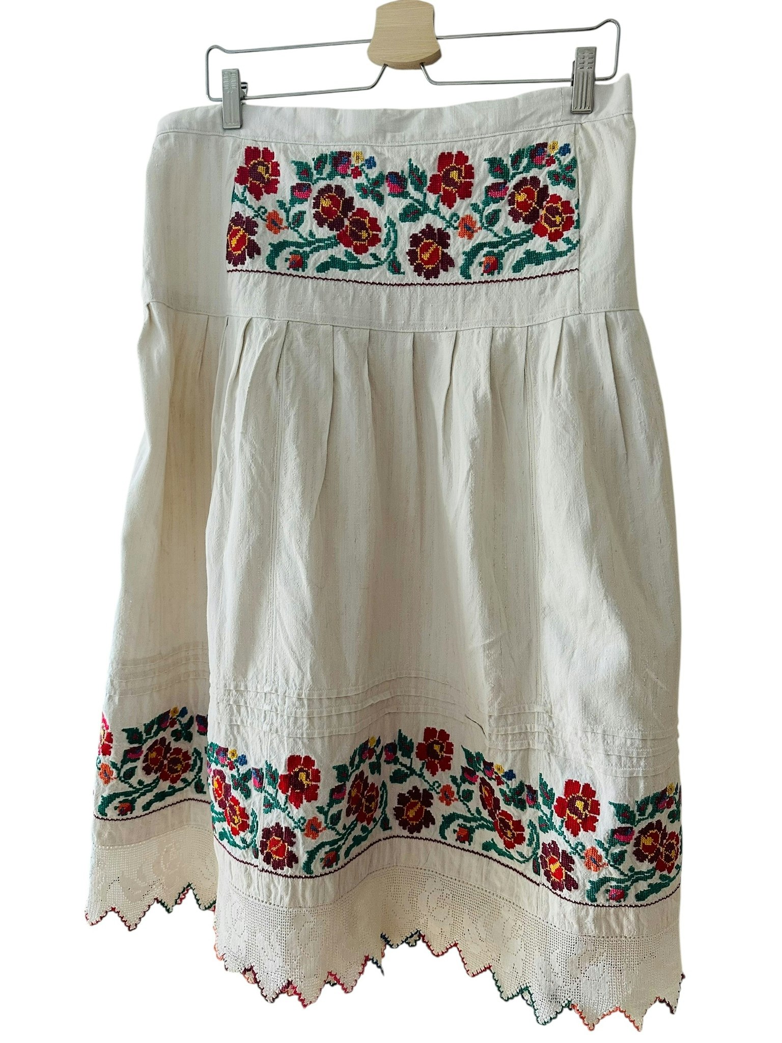 Vintage handbroderad kjol
