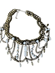 Maxat halsband med vita stenar