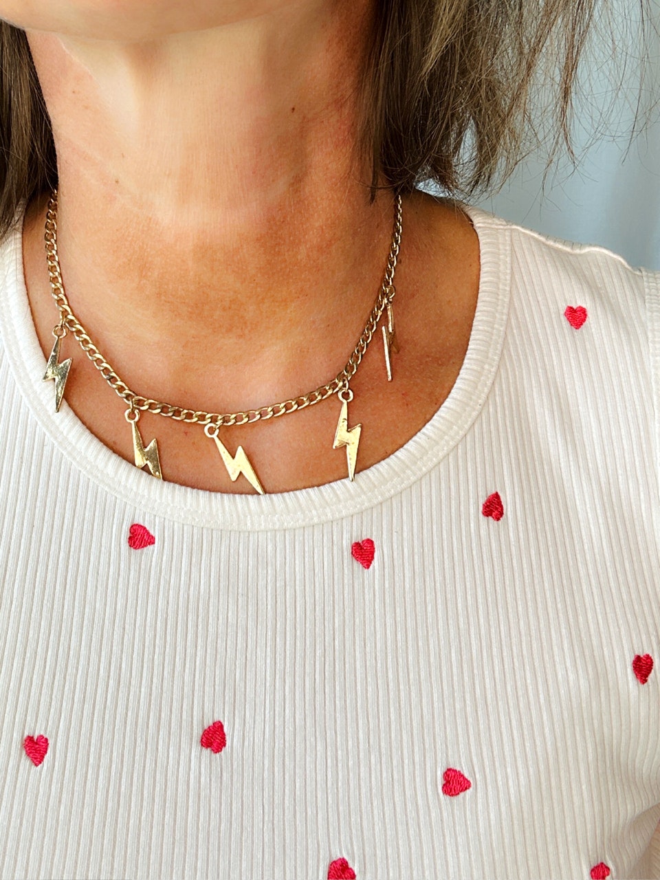 Halsband med blixtar
