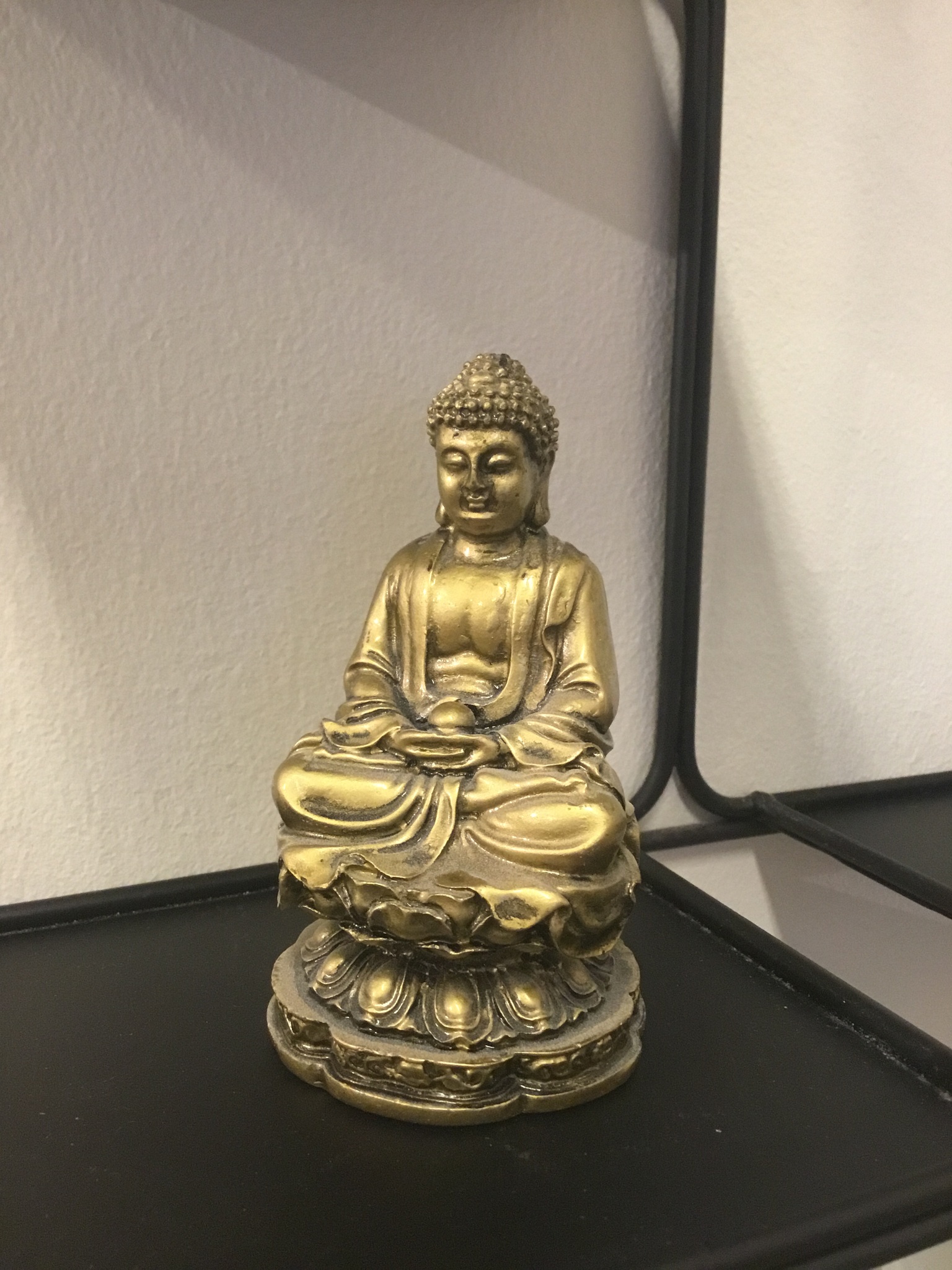 Sittande buddha guld
