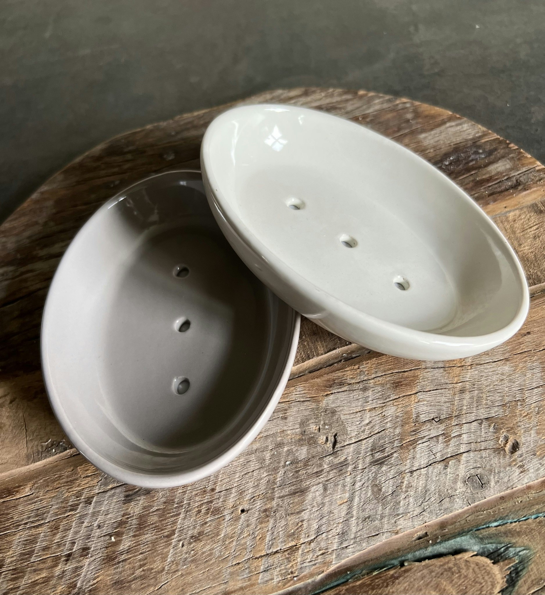 Tvålfat i keramik Betong