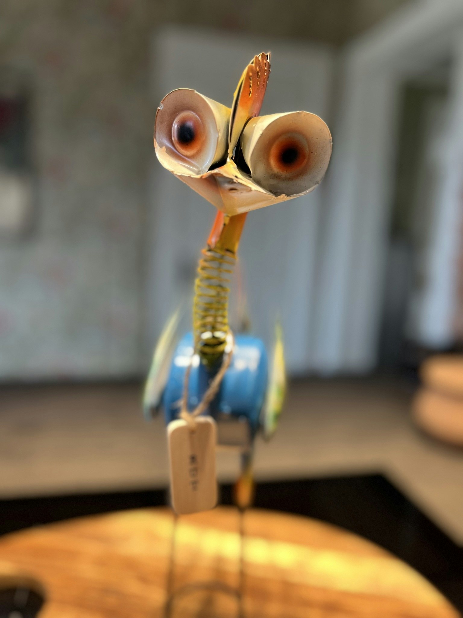 Rut, fågel i hamrad plåt