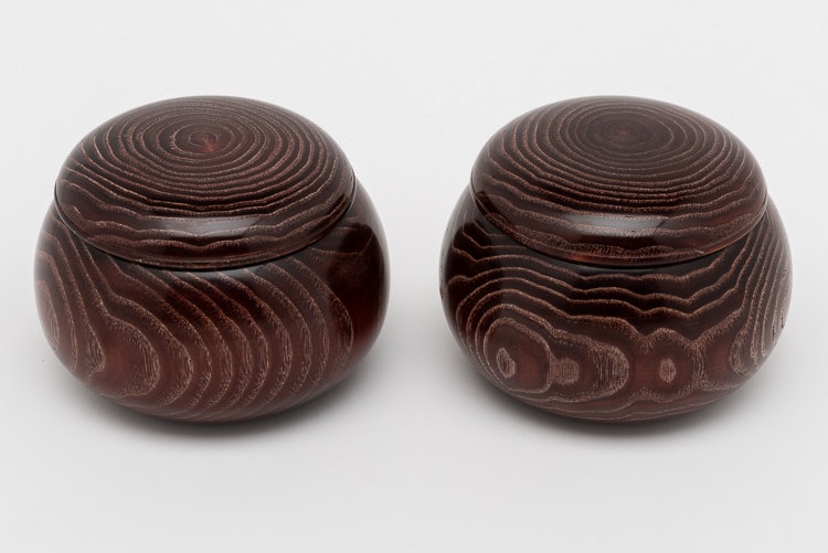 Go-spel, tjockt bräde i shinkaya, 8,4 mm snäckskalsstenar och kastanjeskålar