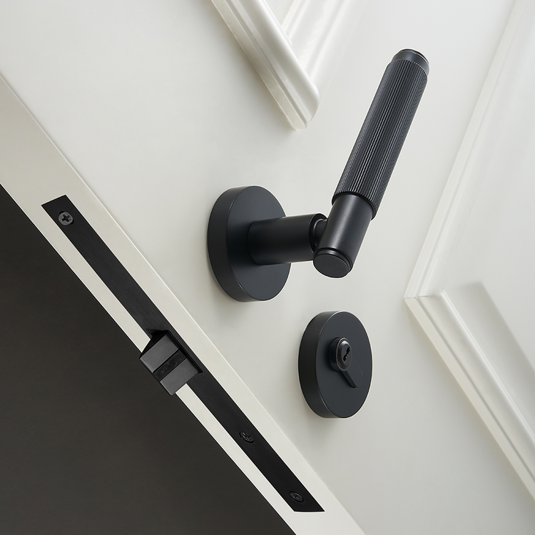 Dörrhandtag A308B-233 räfflat - Matt svart - Handtag & beslag i modern  design för ditt hem & kök | Dooroom.se