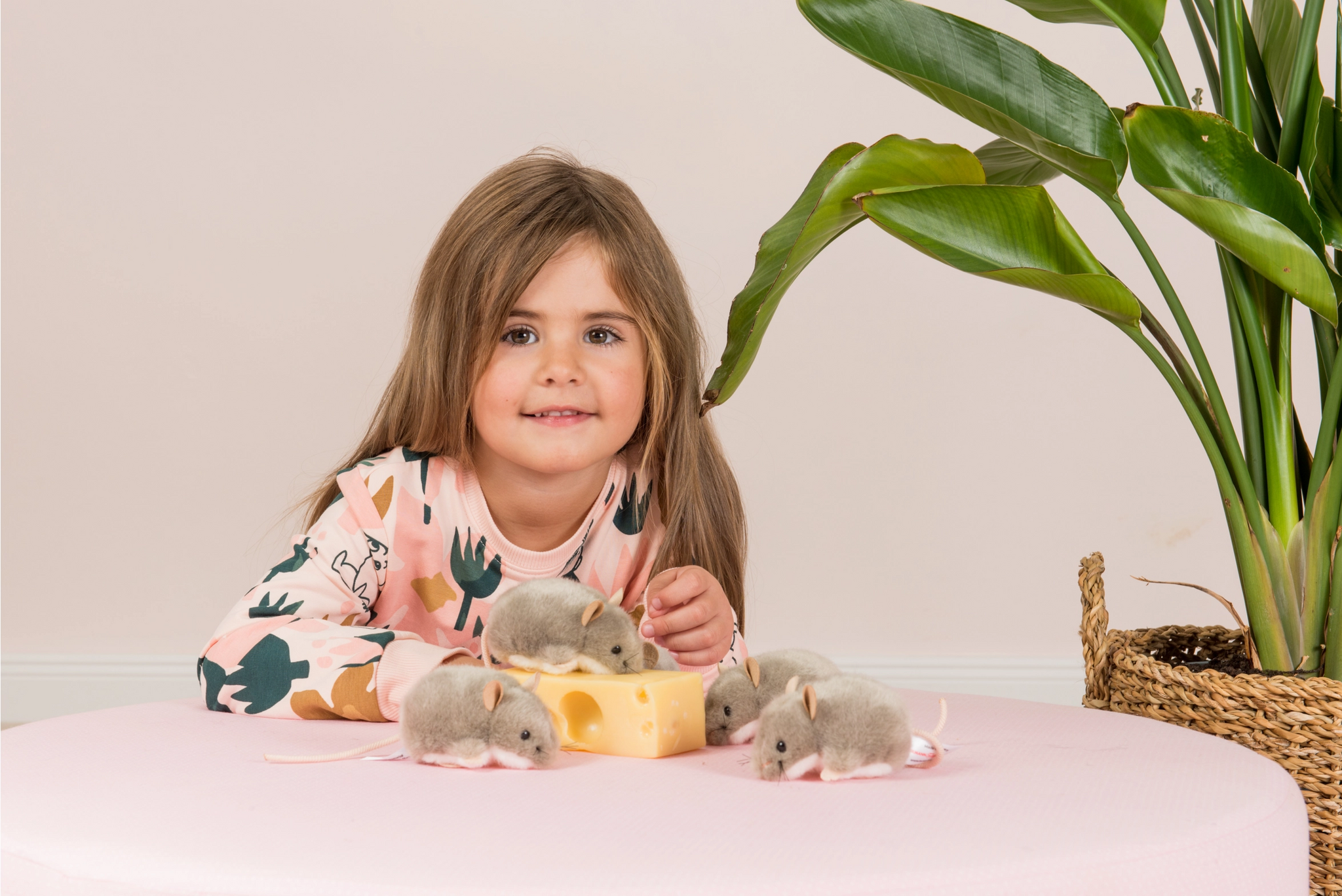 Mjukisdjur Grå gosedjurs mus 9cm från Teddy Hermann – En liten vän med stor personlighet