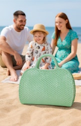 Sage (sjögräs grön) retro strand väska i mesh – sommarens snyggaste (och smartaste) accessoar